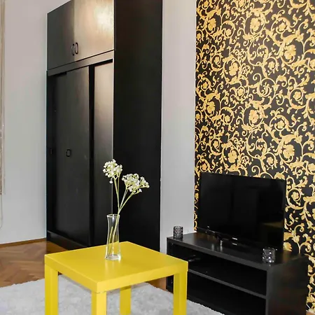 Yellow And Bright Apartament Budapesta